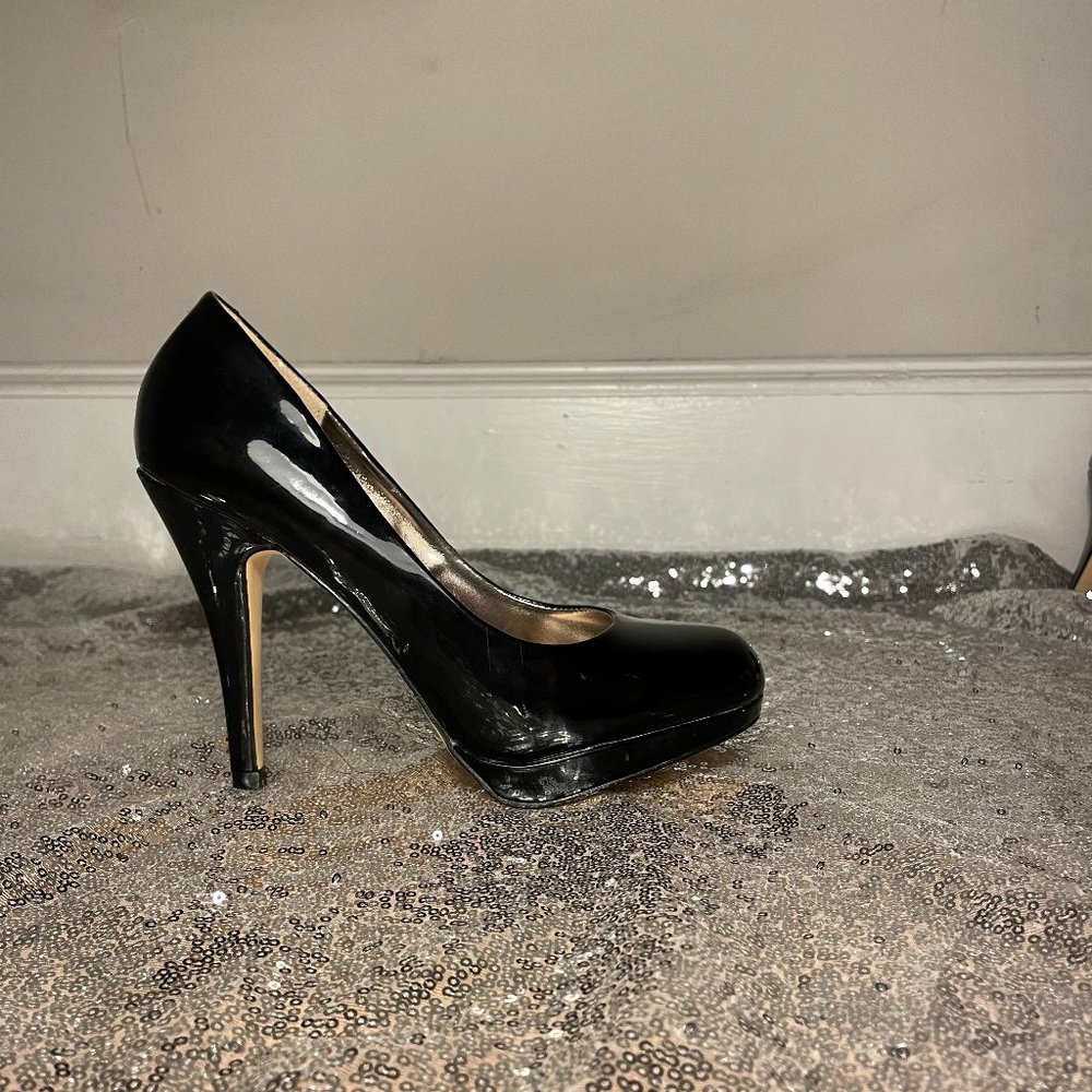 Madden Girl Platform Pumps Size 8 1.2